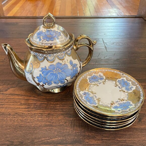 Ornate Gold Blue and White Teapot with 6 Matching Tea Plates - Picture 7 of 16